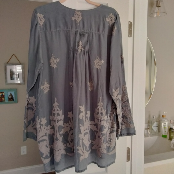 Johnny Was embroidered button down shirt - Picture 2 of 9